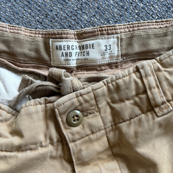 Abercrombie & Fitch Men’s Distressed Khaki/Tan Button Fly Cargo Shorts Sz 33 - Picture 3 of 5